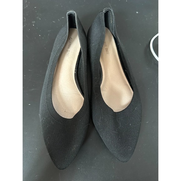 Gianni Bini Shoes - Gianni Bini Black Pointed Flats in 10